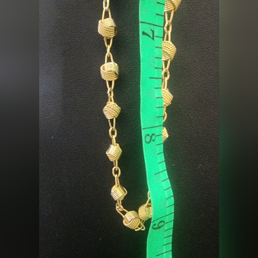 Elegant‎ Gold Tone Necklace - Picture 4 of 4